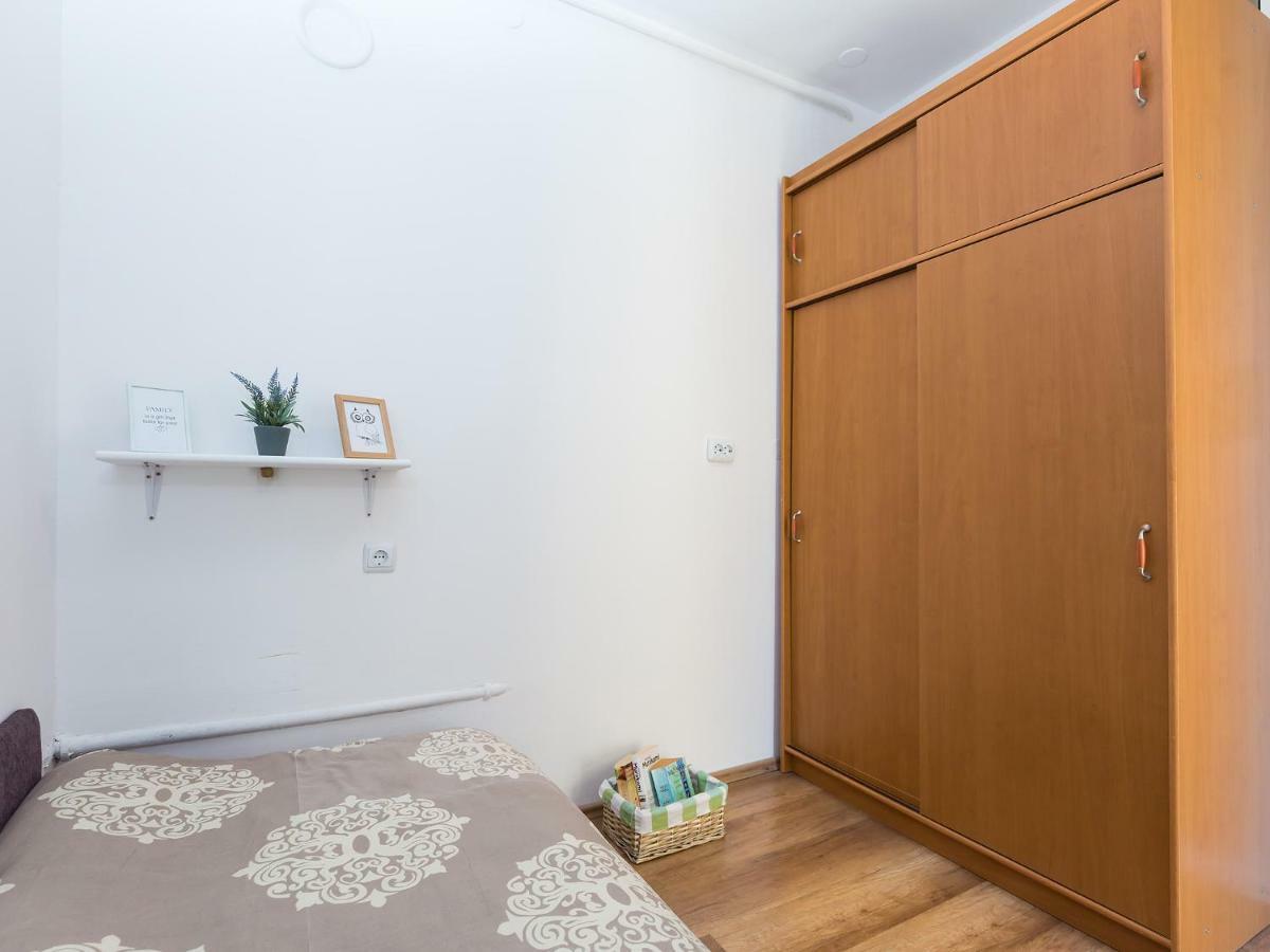 Apartment Lory'S Place Pula Exterior photo