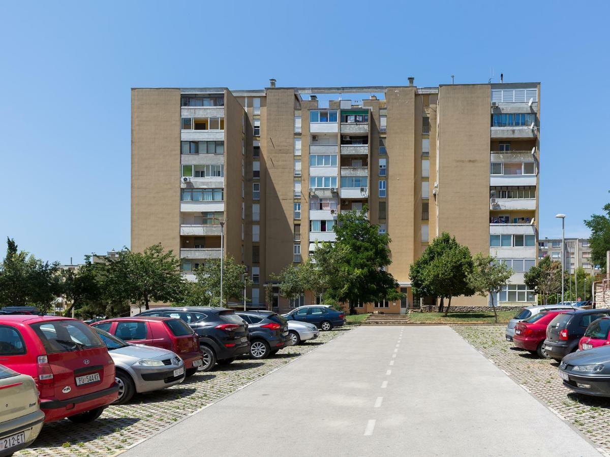 Apartment Lory'S Place Pula Exterior photo