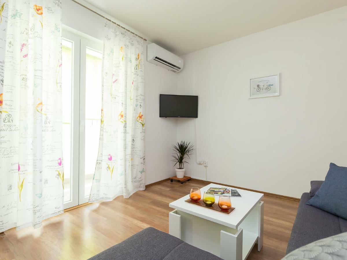 Apartment Lory'S Place Pula Exterior photo